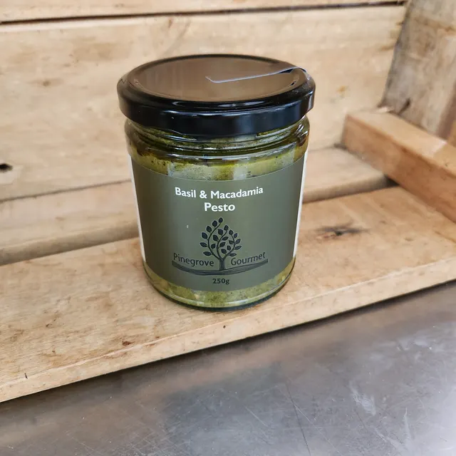 Pinegrove pesto